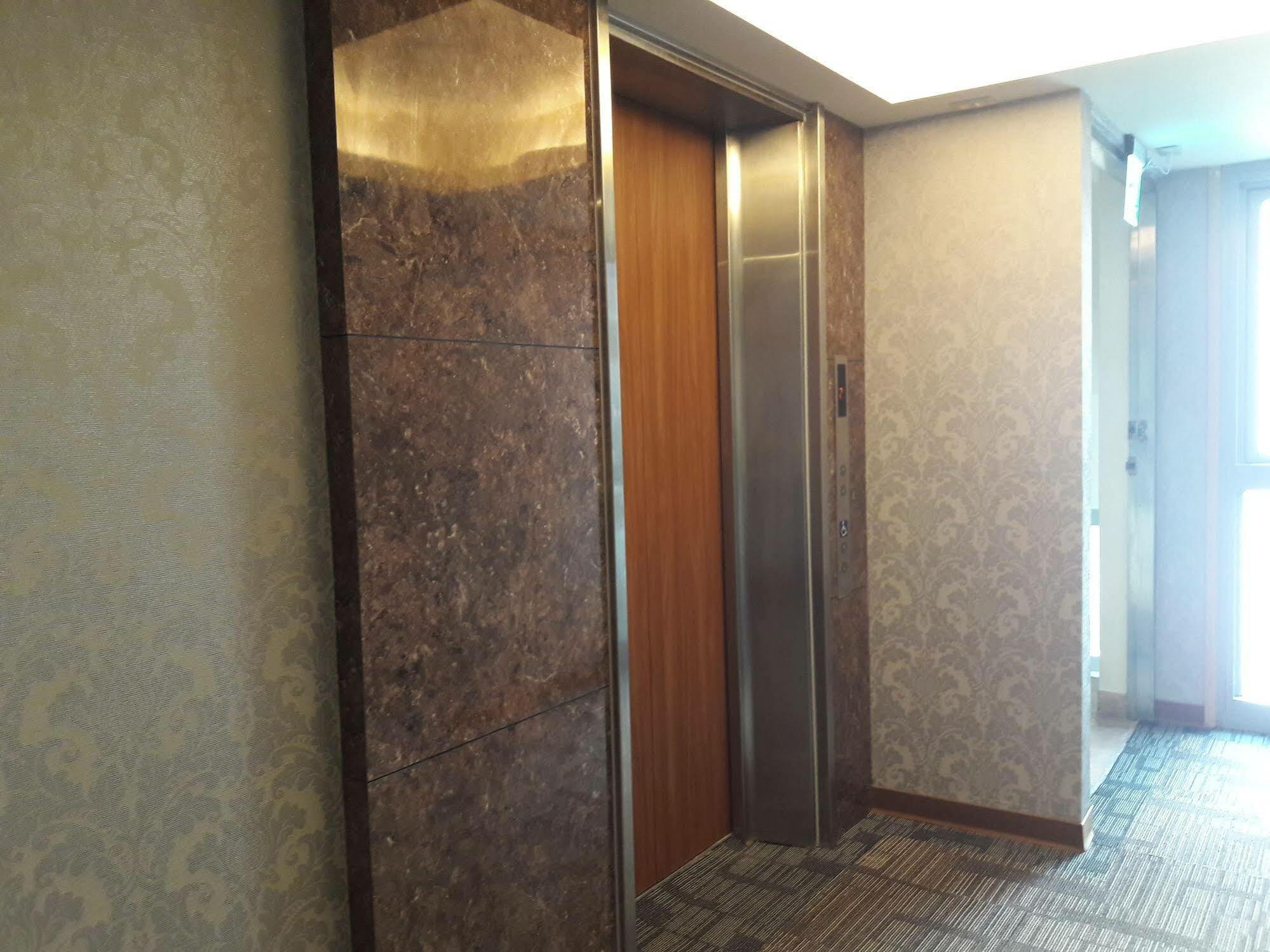 Mei Hotel 台中市 エクステリア 写真