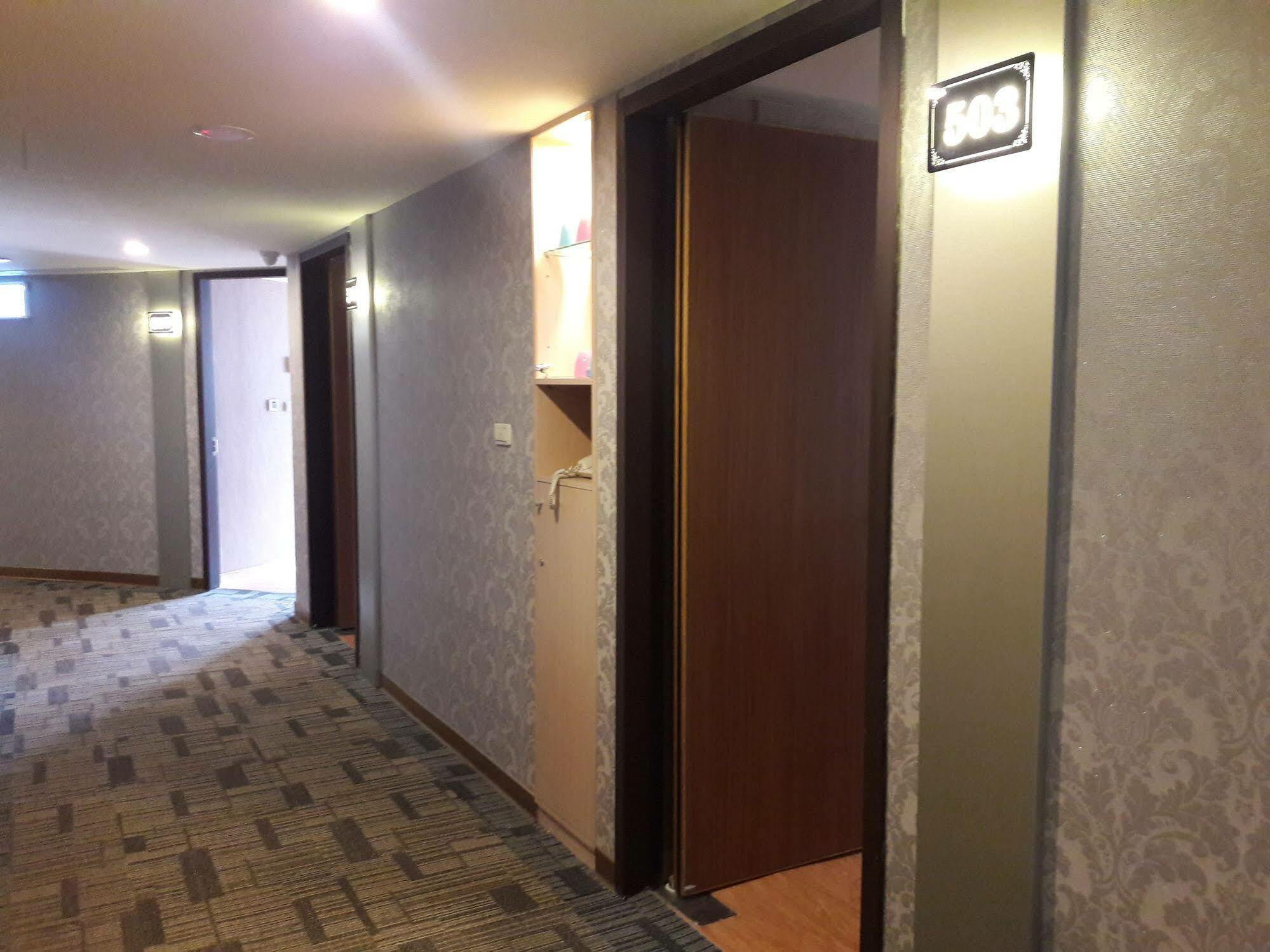 Mei Hotel 台中市 エクステリア 写真